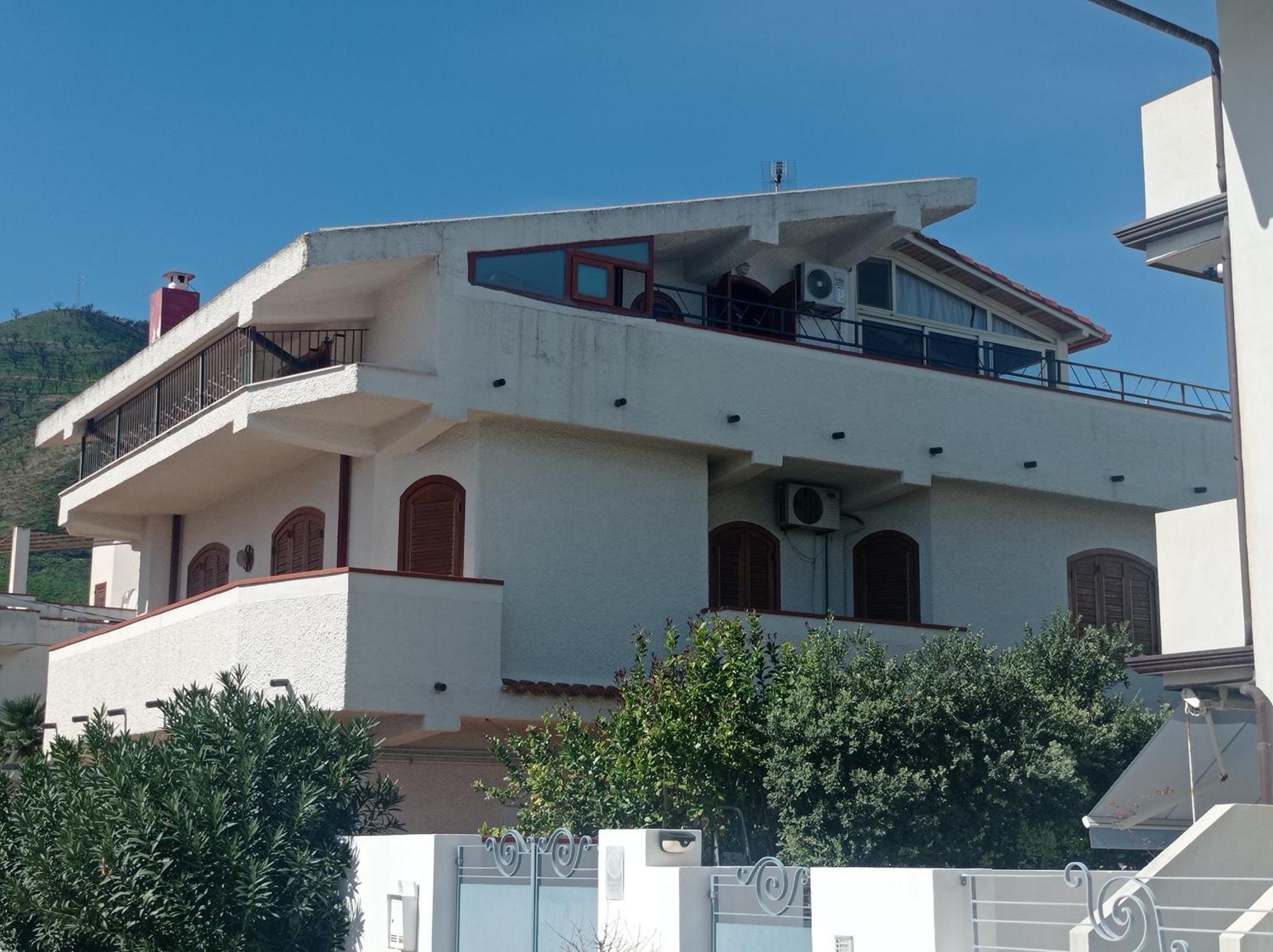 Mansarda Con Terrazzo Vista Mare Villa Oliveri Exterior foto