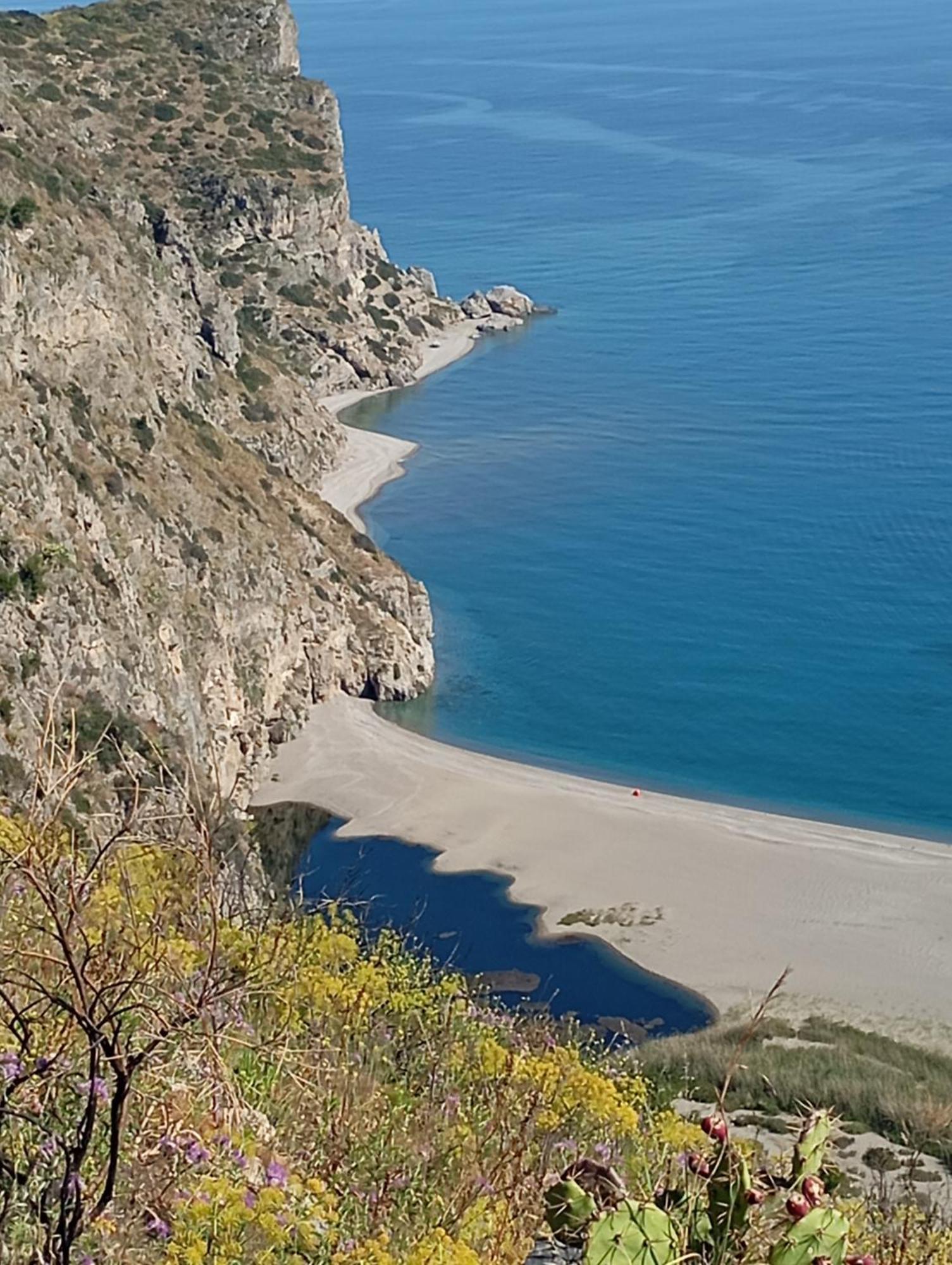 Mansarda Con Terrazzo Vista Mare Villa Oliveri Exterior foto